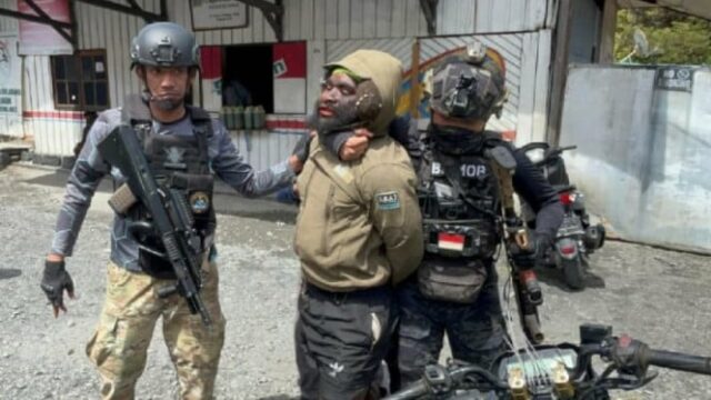 Os membros da KKB do atirador da polícia em Punck Jaya foram presos

