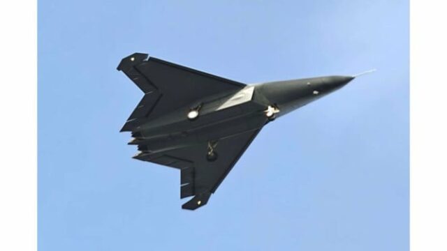 Os novos sermões da China parecem ao público, os concorrentes J-50 ou os sofisticados drones de combate?

