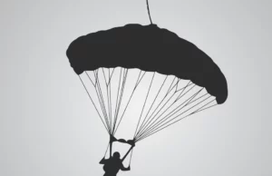 Os pára -quedas colidiram no ar. Foram hospitalizados Os pára -quedas colidiram no ar. Foram hospitalizados