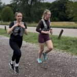 A polícia disfarçada lançou uma nova campanha para derrotar homens que estão lutando contra corredores - posando como correr. PC Abby Hayward está representado à esquerda