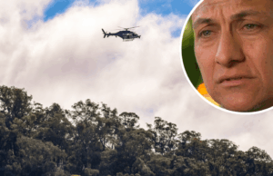 Os policiais realocam o QG em busca pela polícia acusada incrível Dezi Freeman entrevistado para um caso atual (nove)