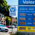 Os preços da gasolina esfriaram na Califórnia neste verão. A política não tem.