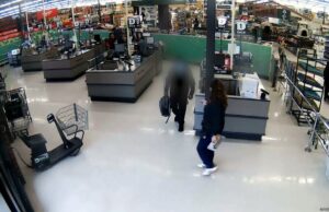 Os promotores na área da baía cobraram 1200 crimes de roubo sob a Proposição 36. Isso reduz o crime? Gráfico mostrando o número de casos de roubo por pequenos crimes da Prop.