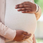 Os riscos à saúde das mulheres podem ser aumentados com a puberdade e o parto precoce: Estudo