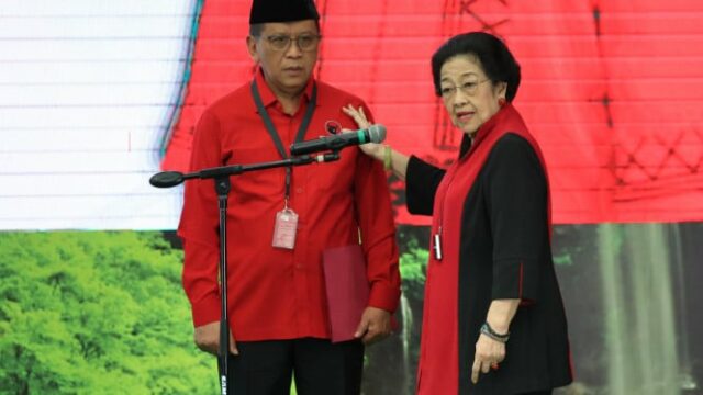 Os segundos de Megawati inauguraram Hasto para se tornar um secretário geral do PDIP novamente

