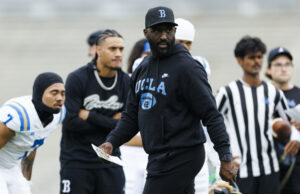 UCLA Bruins realmente encerrou o trem principal Deshaun Foster Os treinadores da UCLA Bruins explodem os repórteres da maneira mais educada possível