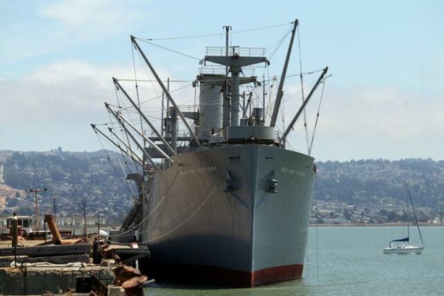 Os voluntários procuraram o histórico projeto de restauração de navios da Segunda Guerra Mundial em East Bay

