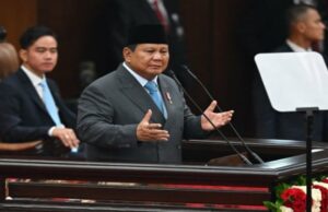 PABOWO: Não deve haver pessoas que emprestam dinheiro dos credores! PABOWO: Não deve haver pessoas que emprestam dinheiro dos credores!