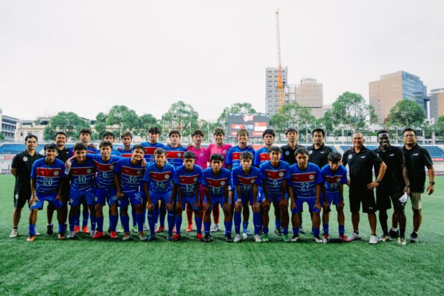 A seleção nacional das Filipinas Sub -16 em Cingapura.