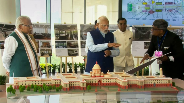 PM Modi inaugura Kartavya Bhavan no caminho da carreira em Delhi

