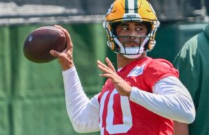 Packers, QB, gostaria de ter deixado o procedimento de polegar Packers, QB, gostaria de ter deixado o procedimento de polegar