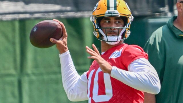 Packers, QB, gostaria de ter deixado o procedimento de polegar


