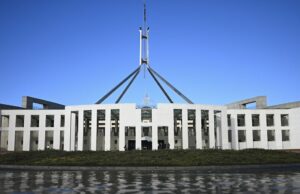 Pagamento de US $ 315 mil examinado em ampliação da sonda de corrupção do Parlamento Casa do Parlamento