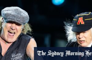 Para AC / DC está deixando os lobos americanos tonabitkk Scarlett Johansson e Adam Drive na história do casamento.