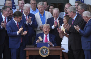 Parte do conservadorismo fiscal tudo Bennett em Clay Bennett