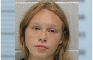 Pastor: adolescente acusado de matar a mãe, Stepdad frequentou a igreja ‘regularmente’ Pastor: adolescente acusado de matar a mãe, Stepdad frequentou a igreja 'regularmente'