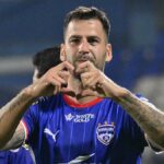 Peças do Bengaluru FC com o atacante espanhol Edgar Mendes
