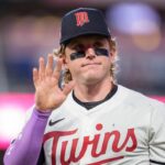 Phillies preenche a necessidade de campo, pegue os gêmeos