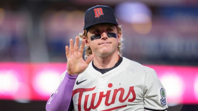 Phillies preenche a necessidade de campo, pegue os gêmeos

