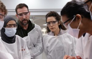 Pitt Temporada 2 Teaser: O Dr. Robby enfrentará outra mudança difícil. Pitt Temporada 2 Teaser: O Dr. Robby enfrentará outra mudança difícil.