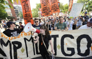Plano Trump de Feder Trump, federal de protesto residente em DC Plano Trump de Feder Trump, federal de protesto residente em DC