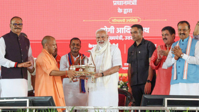 Pm modi semicestion Affiontes Indor м мваақиятт ба х хооанд shiva

