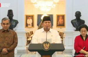 Prabowo instruir o ministério/instituição ‘abrir a porta’ para aceitar críticas e correções do povo Prabowo instruir o ministério/instituição 'abrir a porta' para aceitar críticas e correções do povo