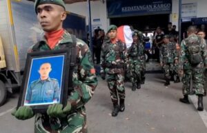 Prada Lucky foi supostamente perseguida pelo sênior, Kodam Ucayana, de abertura de votos Prada Lucky foi supostamente perseguida pelo sênior, Kodam Ucayana, de abertura de votos