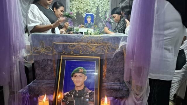 Prada Lucky, que foi morto pelo Élder perseguido, foi enterrado, essa era a esperança de seu pai!

