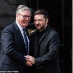 Sir Keir Starmer será unido pelo presidente ucraniano Volodymyr Zelensky, na Downing Street, na quinta -feira de manhã. O casal é publicado durante sua última reunião no 10º lugar em junho