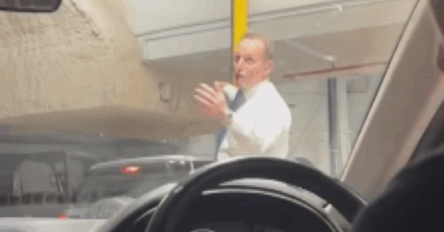 O primeiro primeiro -ministro salvou o tráfego posterior no estacionamento de Sydney CBD chegou a Stasstill.