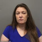 Catherine Hoggle, 38 anos, foi restabelecida por acusações de assassinato durante o desaparecimento de seus dois filhos pequenos em setembro de 2014