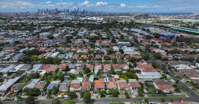 Notícias - Melbourne aéreo de Yarramillis. 24 de outubro de 2024, em Age News de Joe Armao