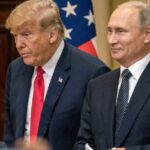 Helsinque, Finlândia - 16 de julho: O presidente dos EUA, Donald Trump (50), e o presidente russo Vladimir Putin chegam à mídia em espera em uma conferência de imprensa conjunta a um Rosom em 16 de julho de 2018 em Helsinque, Finlândia. Dois líderes se reuniram individualmente e discutidos pelas questões de intervalo entre o conluio das eleições dos EUA em 2016. (Foto de Chris McGrath / Getty Images) *** Legenda local *** Donald Trump: Vladimir Putin