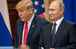 Putin elogio Trump à frente da guerra ucraniana na cúpula Helsinque, Finlândia - 16 de julho: O presidente dos EUA, Donald Trump (50), e o presidente russo Vladimir Putin chegam à mídia em espera em uma conferência de imprensa conjunta a um Rosom em 16 de julho de 2018 em Helsinque, Finlândia. Dois líderes se reuniram individualmente e discutidos pelas questões de intervalo entre o conluio das eleições dos EUA em 2016. (Foto de Chris McGrath / Getty Images) *** Legenda local *** Donald Trump: Vladimir Putin