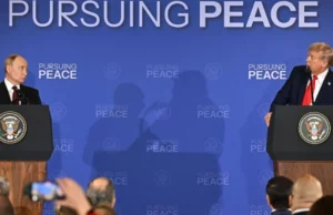 Quem venceu na reunião de Trump com Putin? O diário alemão indica o vencedor Quem venceu na reunião de Trump com Putin? O diário alemão indica o vencedor