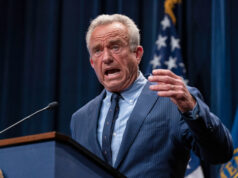 RFK Jr. apregoa mais um plano de ‘bem-estar’ desequilibrado Arquivo - As seringas com as vacinas estão prontas para se preocupar e o Blue Shield of California promessa o Centro de Recursos Comunitários dos Planos de Saúde, onde estão oferecendo membros e em gripe pública e cyndodum das perspectivas do Sol 282 em Lyndod, um Manube. Atualizado em 2012 em Lub. (Foto ABD / Mark J. Earth, arquivo)