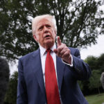 Recursos de Trump Rolhas financiadas no meio, tarifa de baixa renda