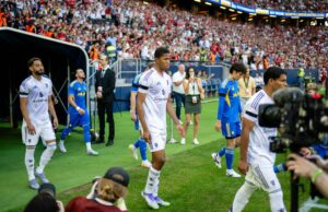 Relatório: Man Utd Youngster está falando de Carrington agora, Teen é o jogador mais popular do clube Diego Leon sorri jogando pelo Manchester United.