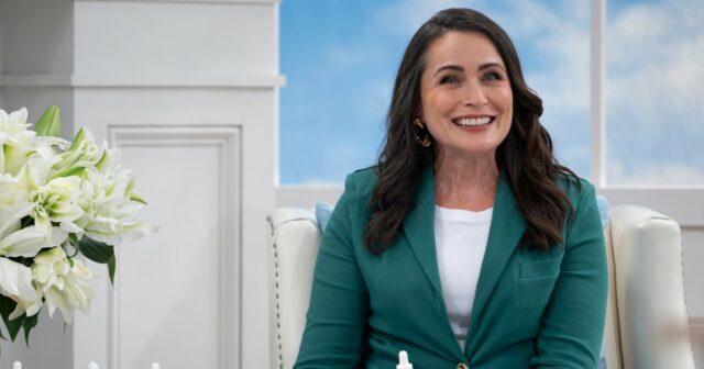 A estrela do Hospital General Rena Sofer se casa com o ex -marido de Sanford Bookstover novamente
