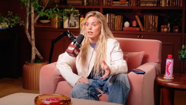 Renee Rapp explica por que "Lives Sexuais da Faculdade" no novo álbum: "God Fora uma garota usa jogo de palavras '| Vídeo

