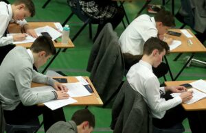 Resultados do GCSE Dia 2025: Os alunos de todo o Reino Unido receberão seus resultados nos exames em meio a avisos de uma luta ‘Fiercest -Ever’ para entrar na faculdade – atualizações ao vivo Resultados do GCSE Dia 2025: Os alunos de todo o Reino Unido receberão seus resultados nos exames em meio a avisos de uma luta 'Fiercest -Ever' para entrar na faculdade - atualizações ao vivo
