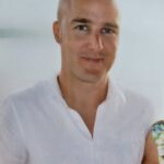 Alexander Cashford, 49, foi encontrado morto com vários ferimentos graves em Leysdown-on-Sea, em Kent, no domingo