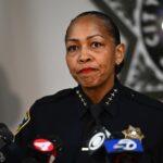 Richmond: a polícia publicou vídeos que mostram o homem que é acusado de faca antes de filmar em 4 de agosto