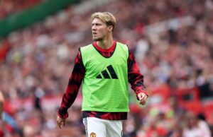 Rio Ferdinand divide dicas de transferência com Rasmus Hojlund após a oportunidade atual do AC Milan para “New Start” Treinamento de Rasmus Hojlund em Manchester United