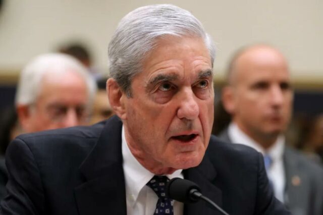 O ex -conselheiro especial Robert Mueller testemunha perante o Comitê Judiciário da Câmara sobre seu relatório sobre interferência russa nas eleições presidenciais de 2016 no prédio de escritórios da Rayburn House 24 de julho de 2019 em Washington, DC. 