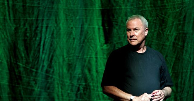 Robert Wilson, Dramaturg Visionário, diretor e artista visual, morre aos 83

