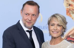 Robin Wright Facts ‘Freing’ Transfer para a Inglaterra com o companheiro Henry Smith Robin Wright Facts 'Freing' Transfer para a Inglaterra com o companheiro Henry Smith
