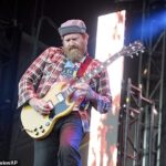 Brent Hinds, o ex-cantor-guitarrista da banda de heavy metal vencedor do Grammy Mastodon, morreu em um acidente de motocicleta em Atlanta com 51 anos-foto de 2017