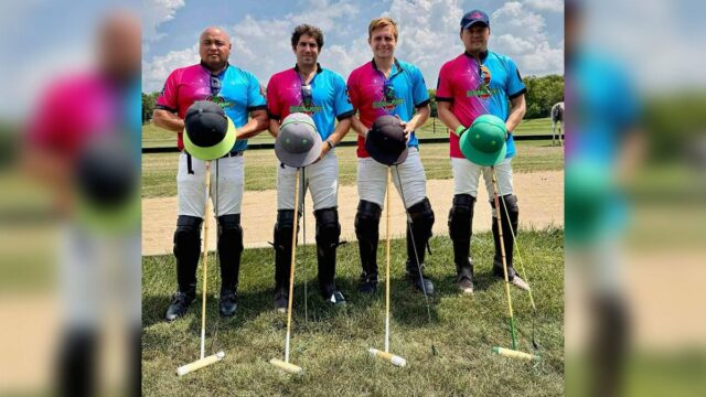 Jogadores GlobalPort-PFP para USPA Midwest Open, Right, Mikee Romero, Colo Gonzalez, Nino Obregon e Anthony Garcia são mostrados antes da partida de abertura